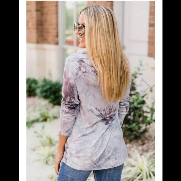 SURPRISING STATEMENT TIE DYE GREY BLOUSE - Picture 6 of 8